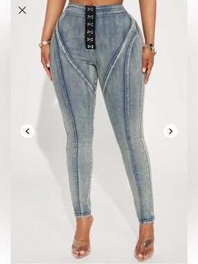 New With Tags - Fashion Nova Jeans - Size 3 - Skinny Leg